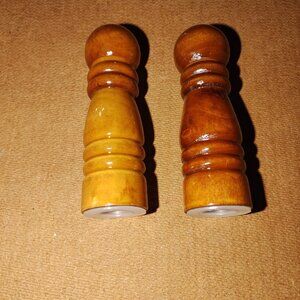 Wooden Salt & Pepper Shakers Set With Polished Finish
